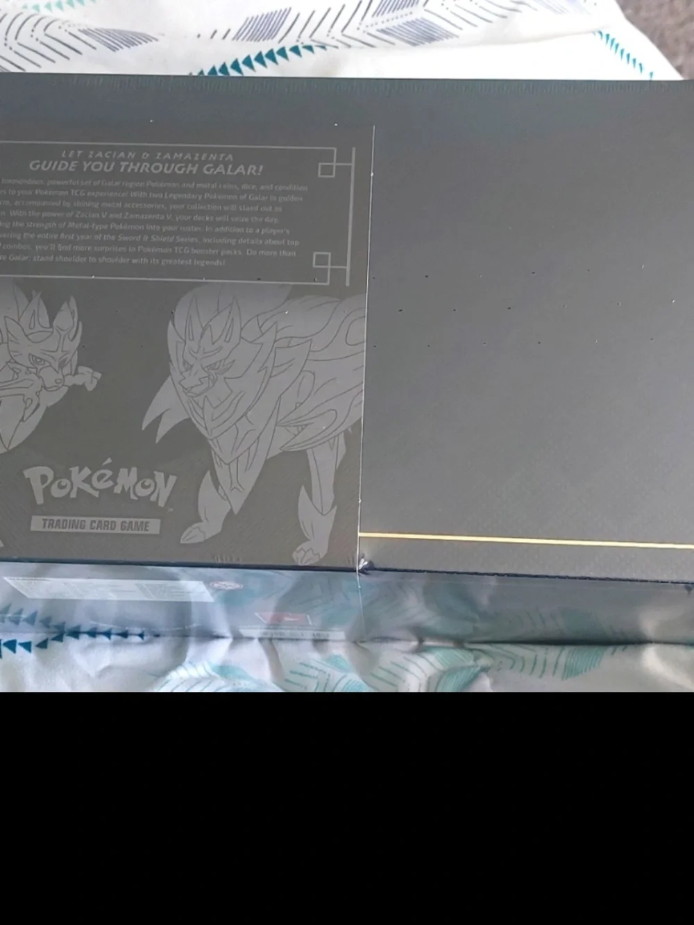 Pokemon Sword & Shield Ultra-Premium Collection - Black & Gold